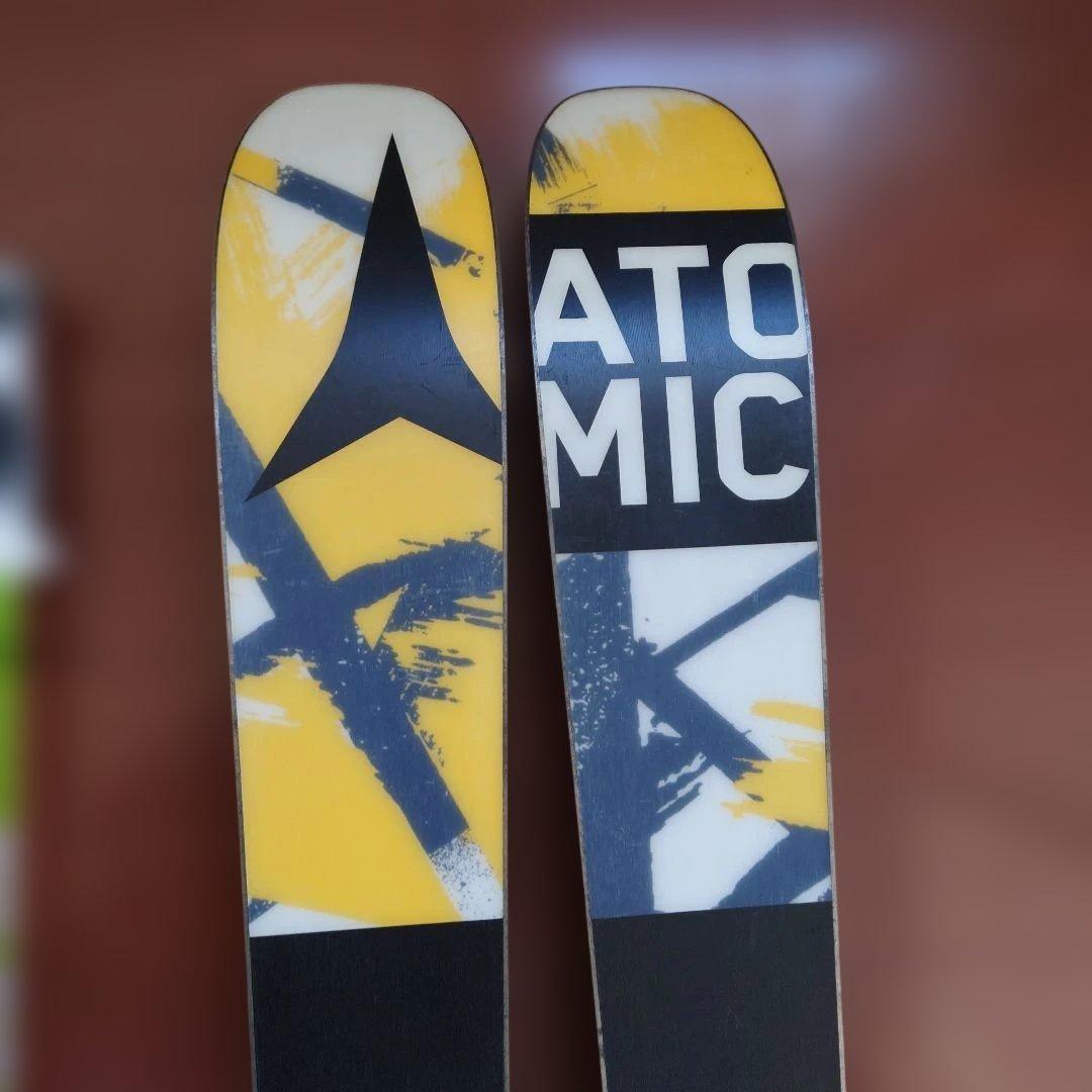 Atomicスキーセット、ストックつき