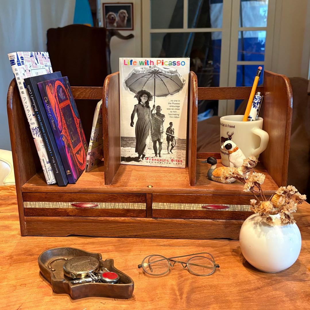 「欅無垢材 真鍮鋲 ヴィンテージ 卓上本立て 2段引き出し付き」