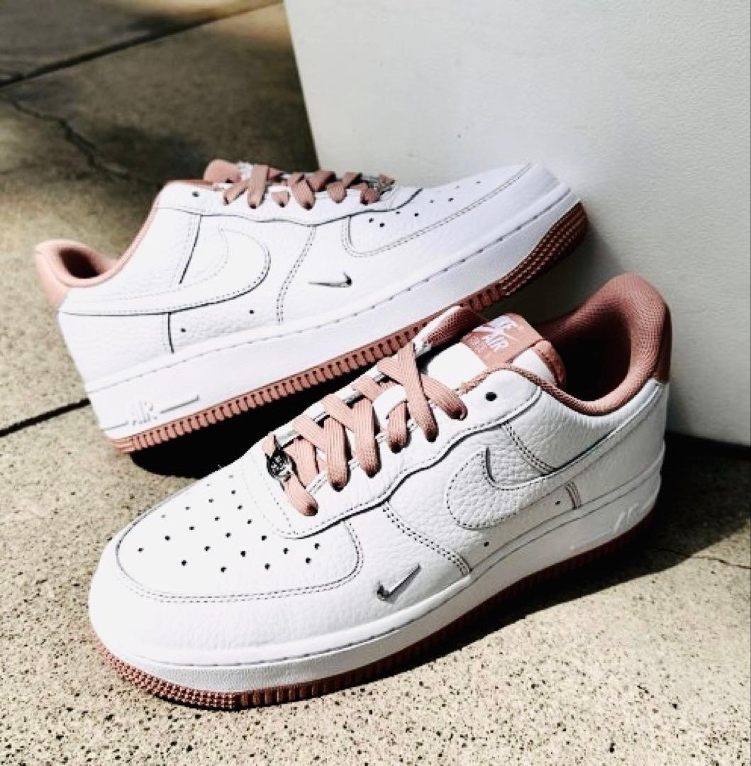 ■新品24.0cm■ナイキ エア フォース 1 07 ミニジュエル メタルロゴ