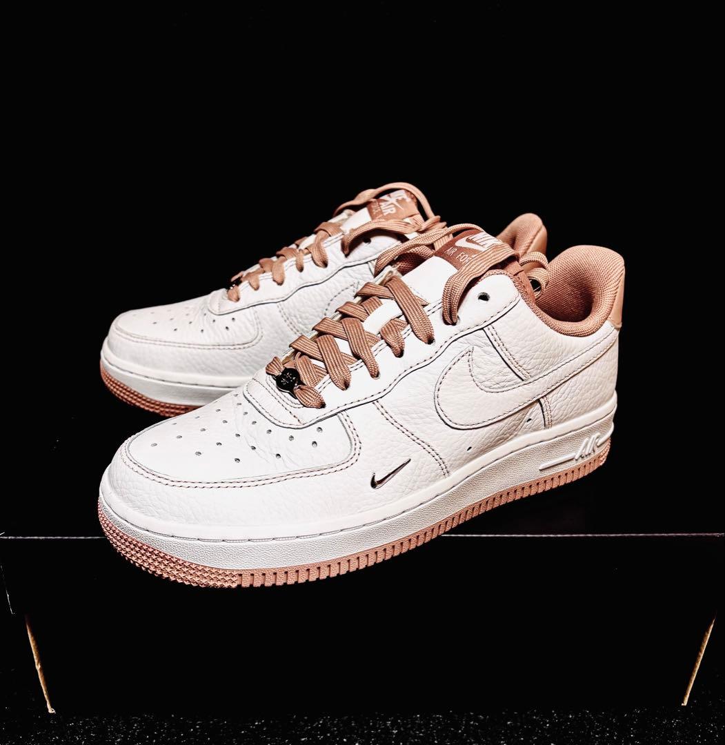 ■新品24.0cm■ナイキ エア フォース 1 07 ミニジュエル メタルロゴ