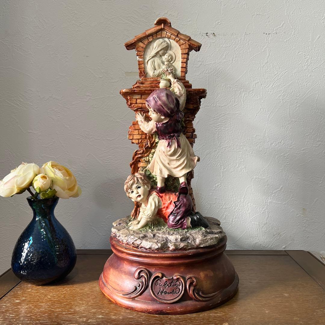 k195r124 Sculpture House「聖母へ捧げる花」オブジェ 置物