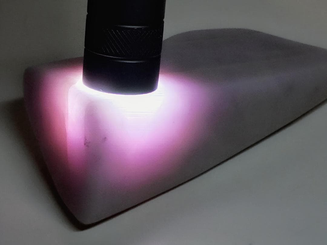 高透過 ・ラベ 236g 翡翠 ヒスイ 原石 鉱物 鉱石 鑑賞石 自然石 誕生石