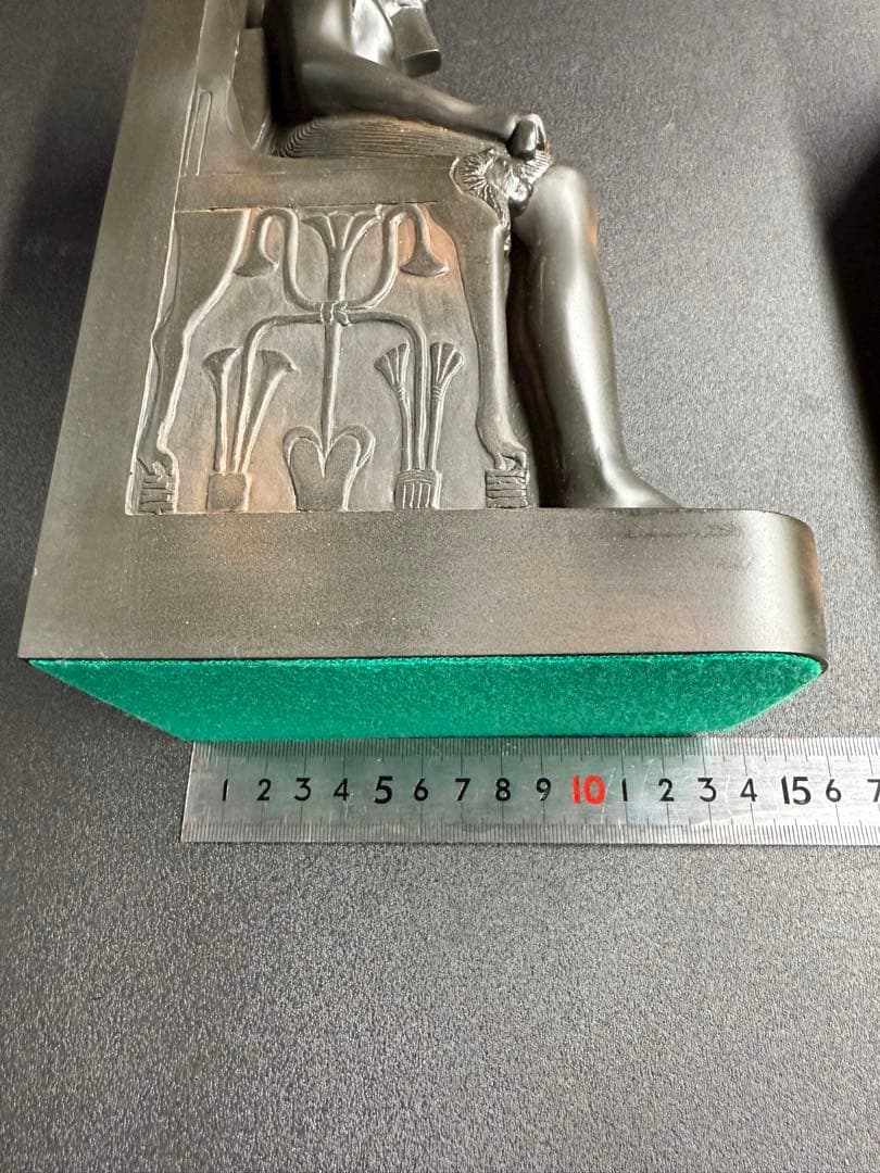 1979年刊行　エジプト第四王朝　カフラー王・ネフェルト王妃彫像