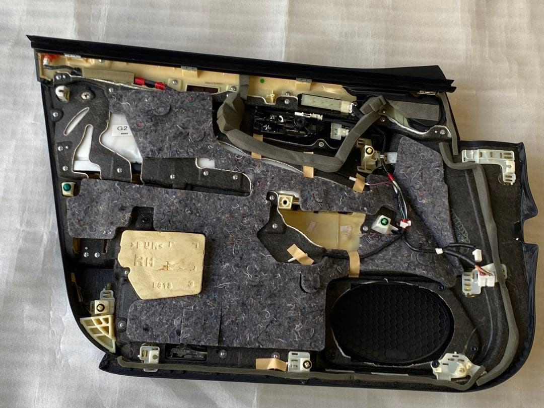 レクサスLS 運転席ドア内張り　USF40