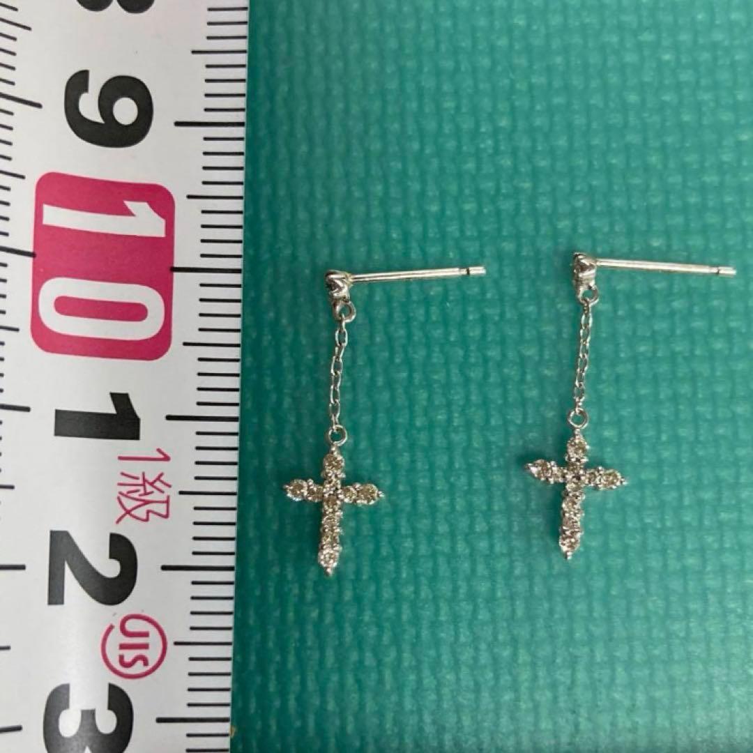 k18WG 天然ダイヤモンド　クロスピアス　D0.24ct（0.12×2）