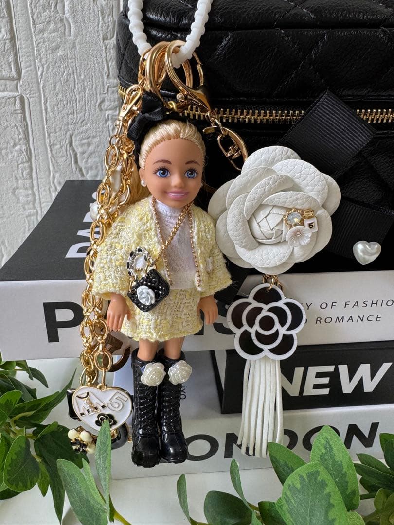 マテル人形使用バービーキーホルダー　バービーチャーム　チェルシーBarbie