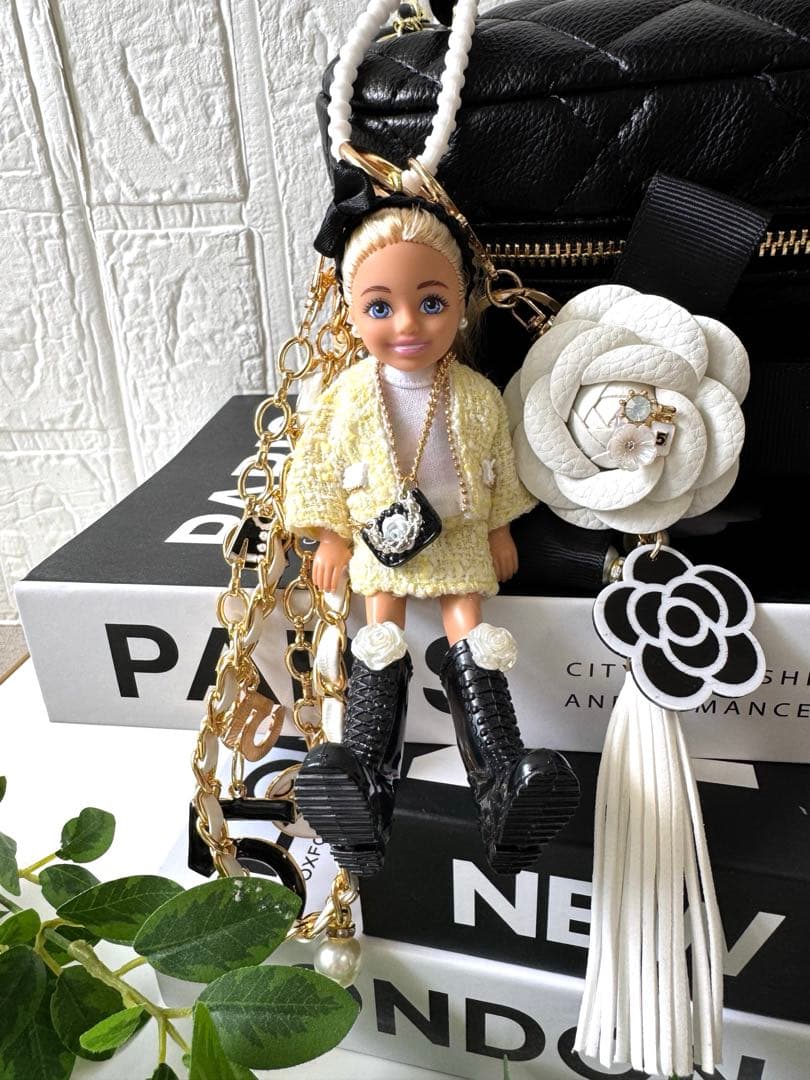 マテル人形使用バービーキーホルダー　バービーチャーム　チェルシーBarbie
