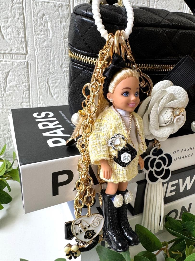 マテル人形使用バービーキーホルダー　バービーチャーム　チェルシーBarbie