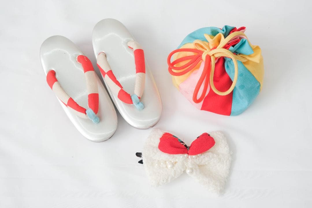 3歳　着物　赤と黒のウサギ着物