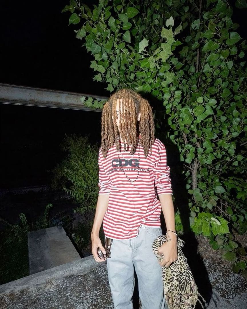 CDG コムデギャルソン　 赤白　長袖　che 着用