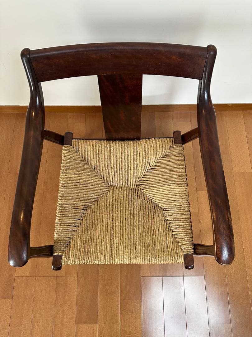 松本民芸家具　椅子　77型曲肘ラッシチェア　アームチェア　シール　作者名あり