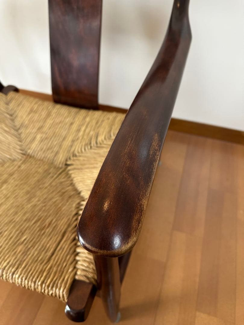 松本民芸家具　椅子　77型曲肘ラッシチェア　アームチェア　シール　作者名あり