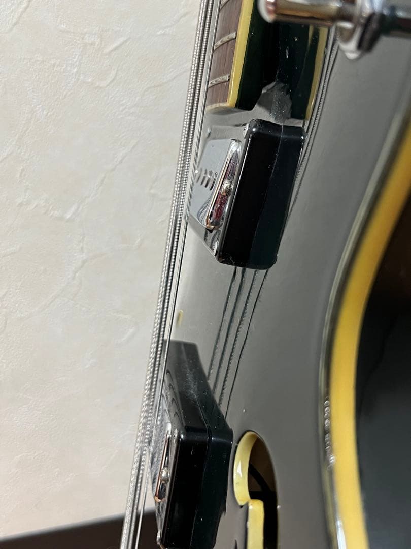 Burns AG-4？ エレキベース ダークグリーン