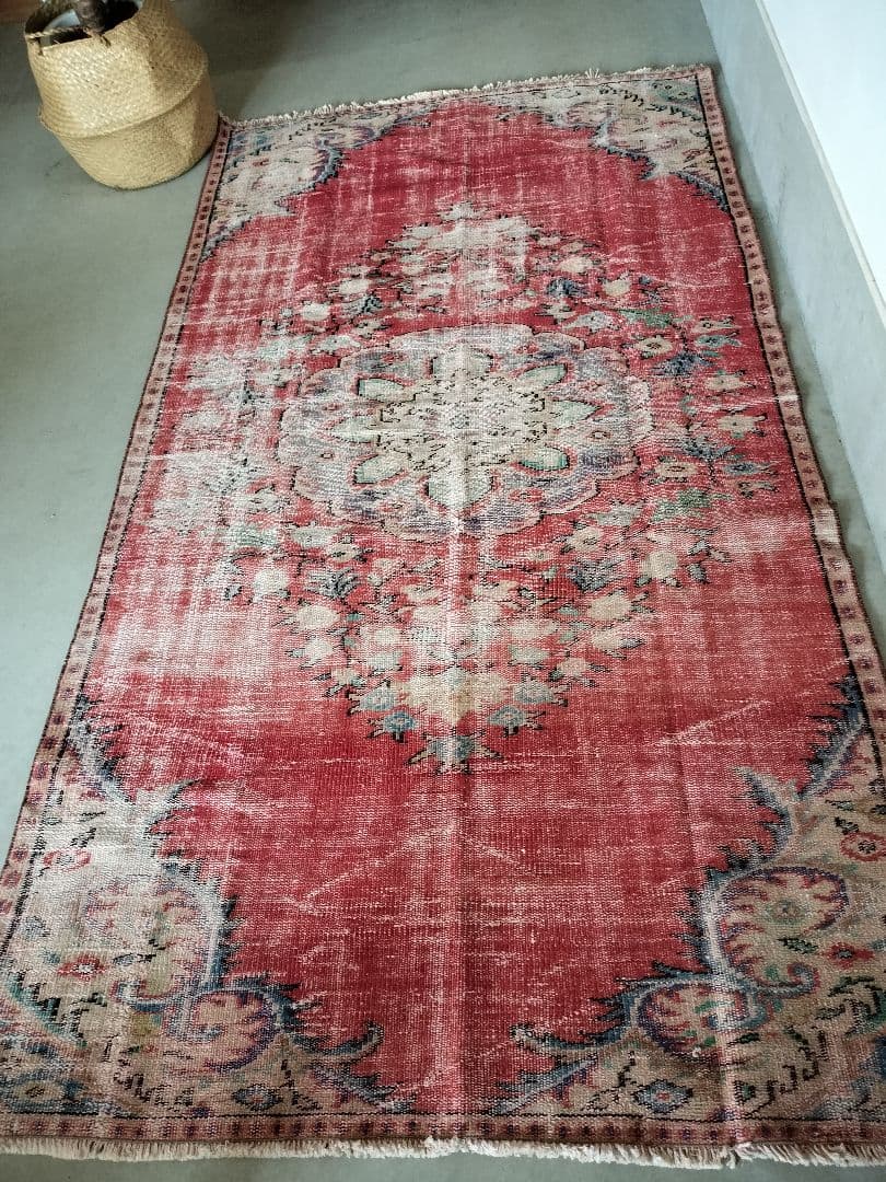 大判/シャビーな赤　ヴィンテージトルコラグ　No.666