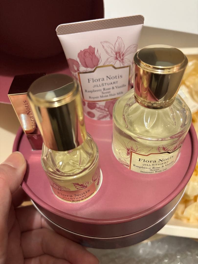 ⭐︎限定⭐︎完売品⭐︎JILLSTUART Flora Notis ホリデーセット