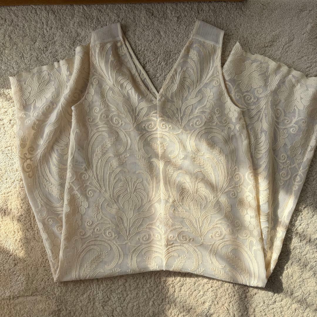 Ameri｜CHLOE V NECK ROMPERS