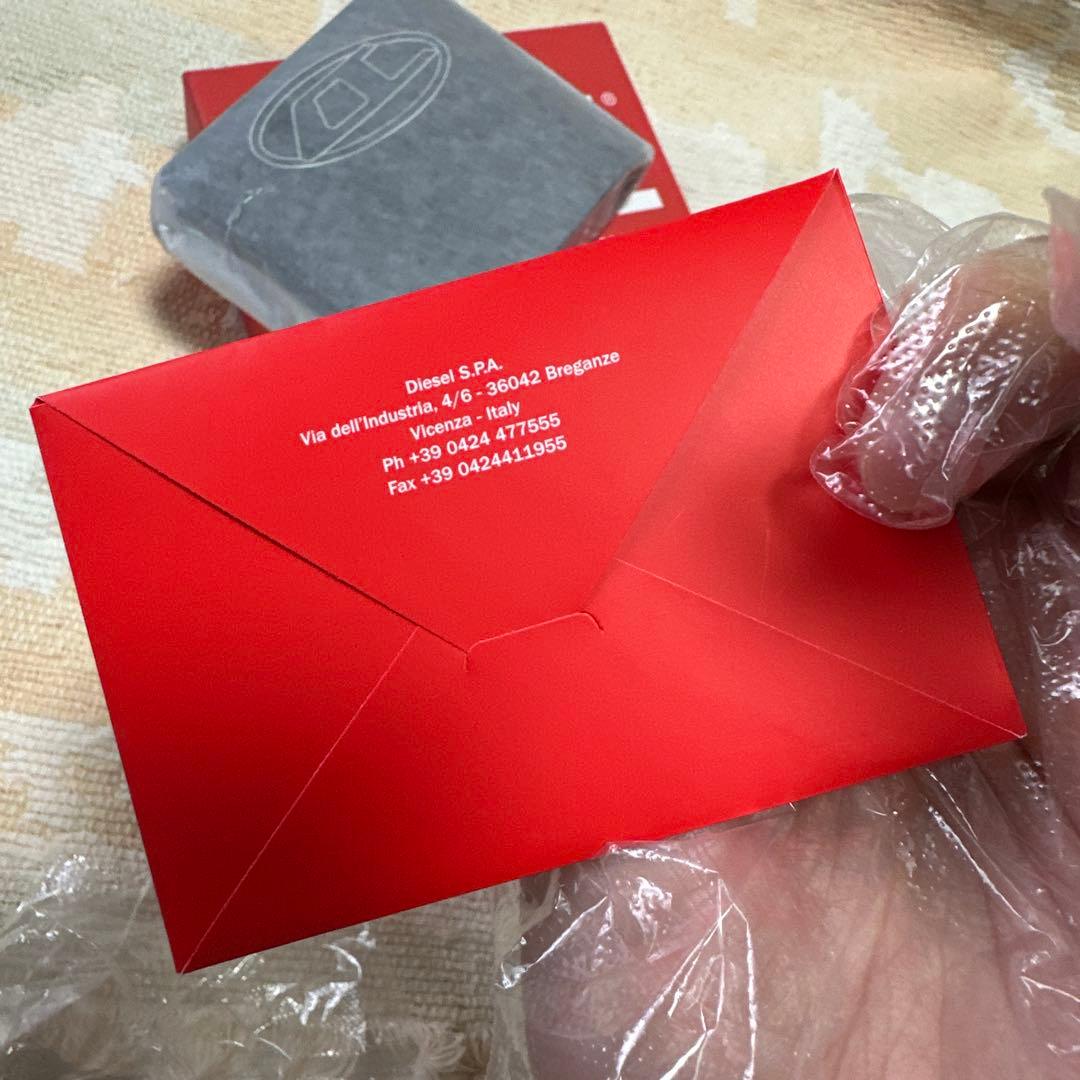 早い者勝ち！DIESEL 黒 二つ折り財布 箱付き 新品未使用