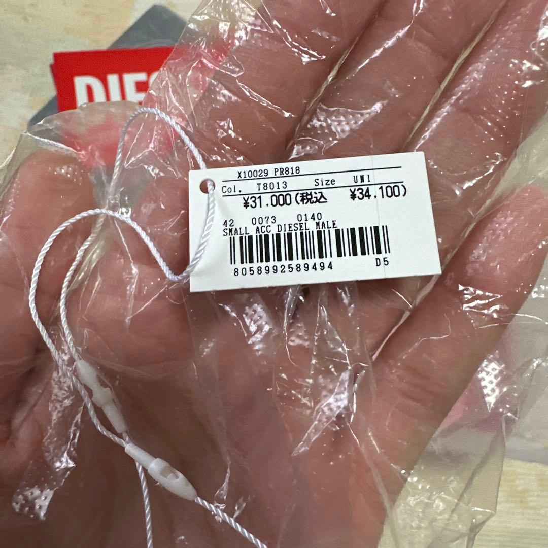 早い者勝ち！DIESEL 黒 二つ折り財布 箱付き 新品未使用