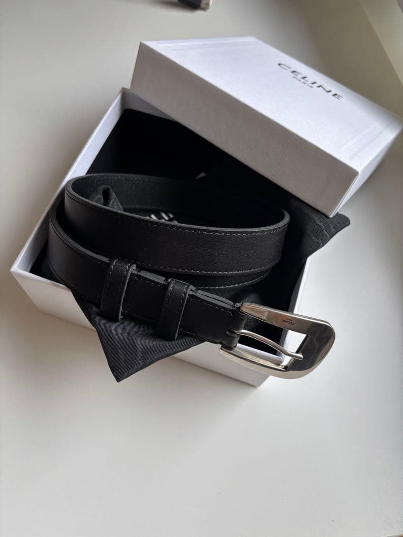 キリン　CELINE新品ブラックレザーベルト 75 値下げ11月7日まで