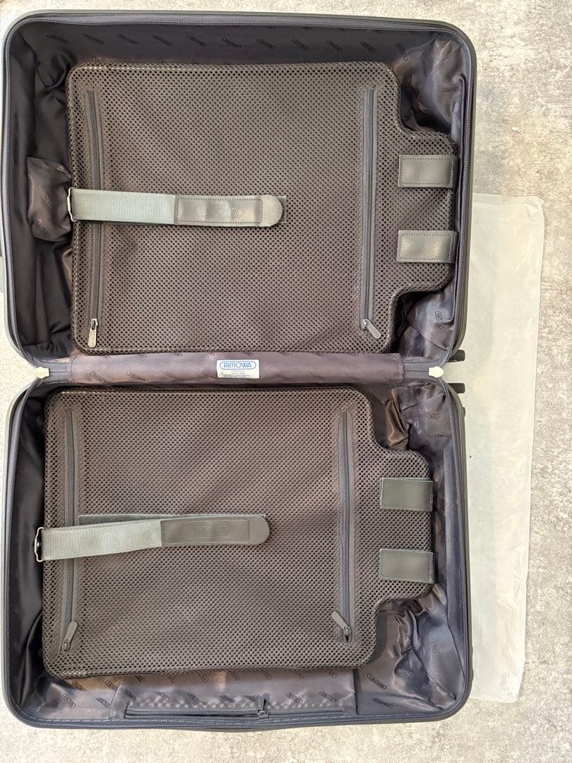 RIMOWA SALSA DELUXE リモア　サルサ ハイブリッド 35L４輪