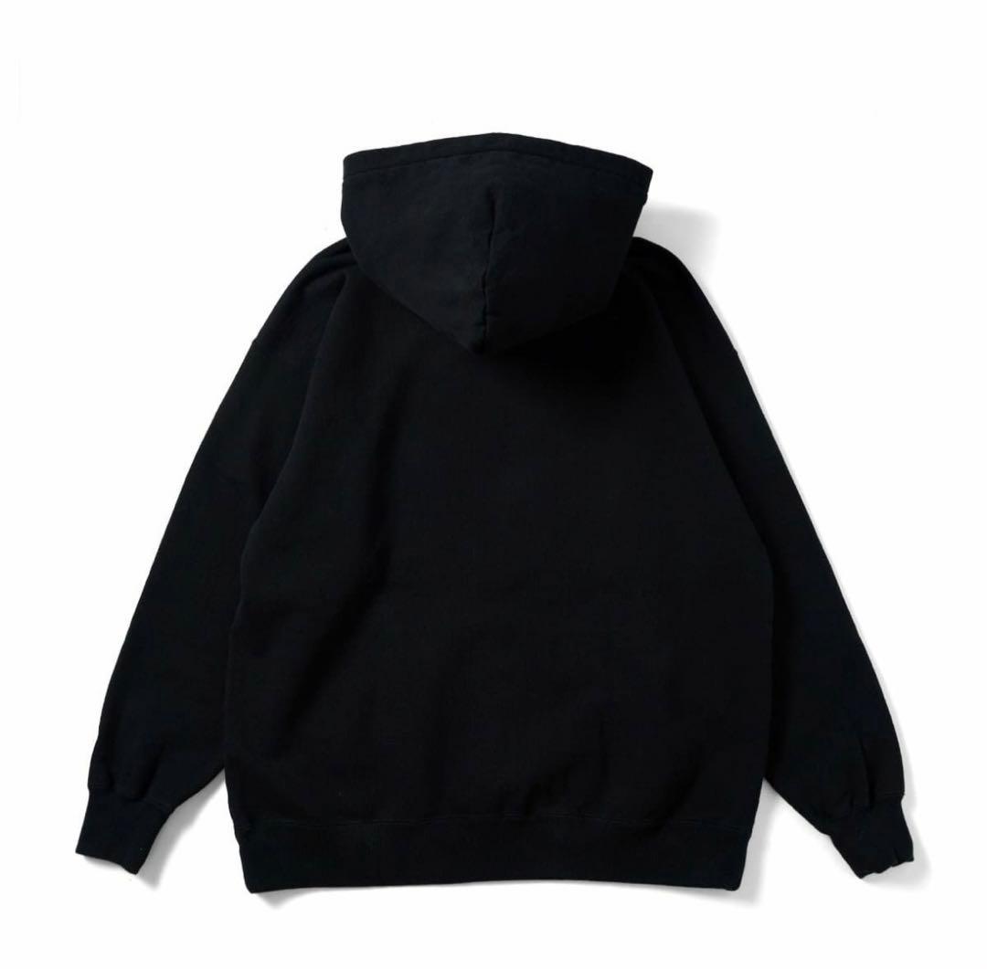 トップス emotionally unavailable