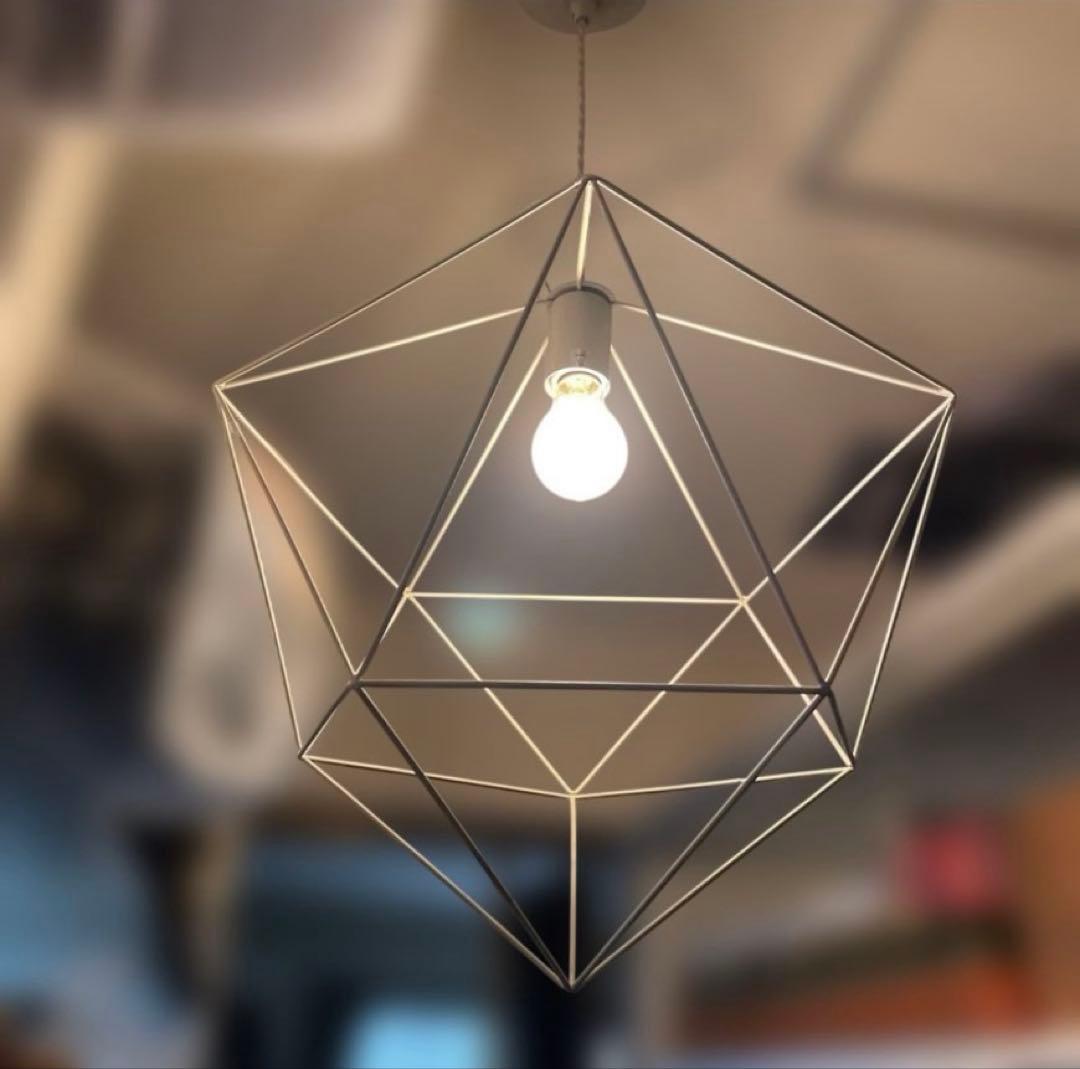 照明　ペンダントライト　廊下　おしゃれ　幾何学　白　アートワークスタジオ