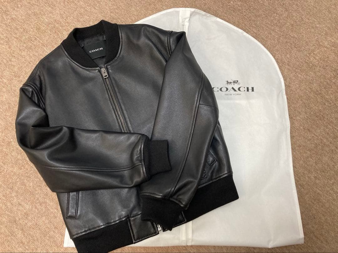 コーチレザーボンバー