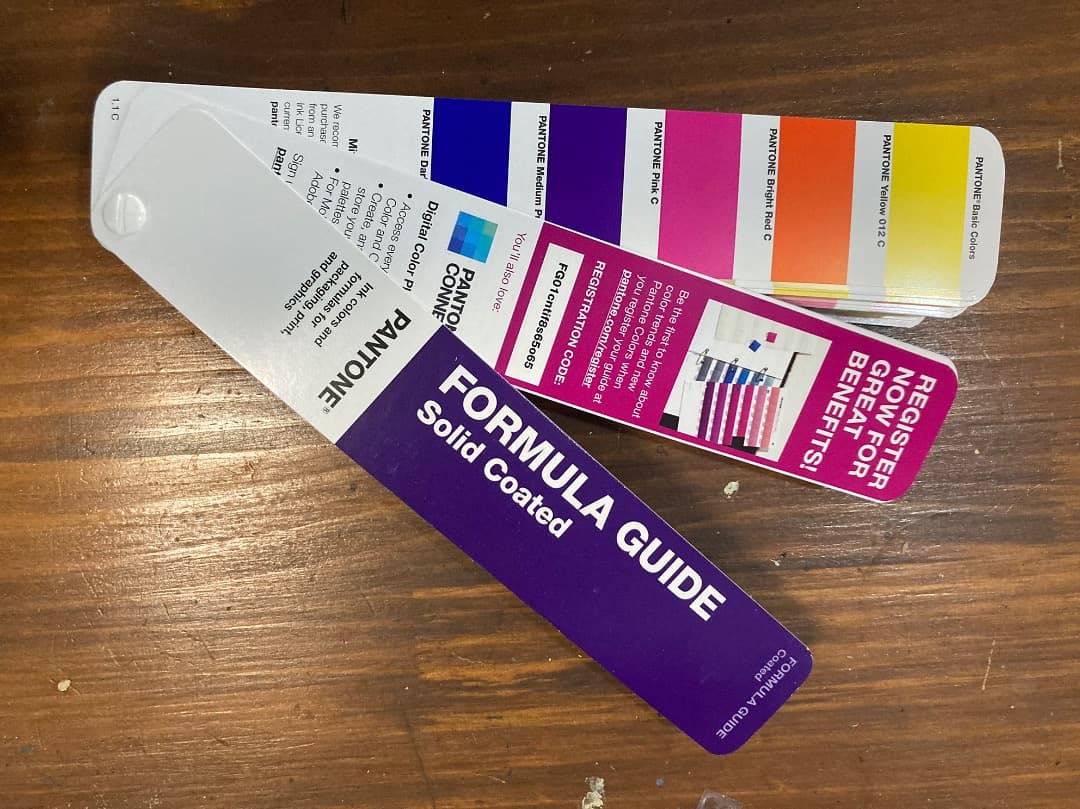Pantone Formula Guide カラーガイド