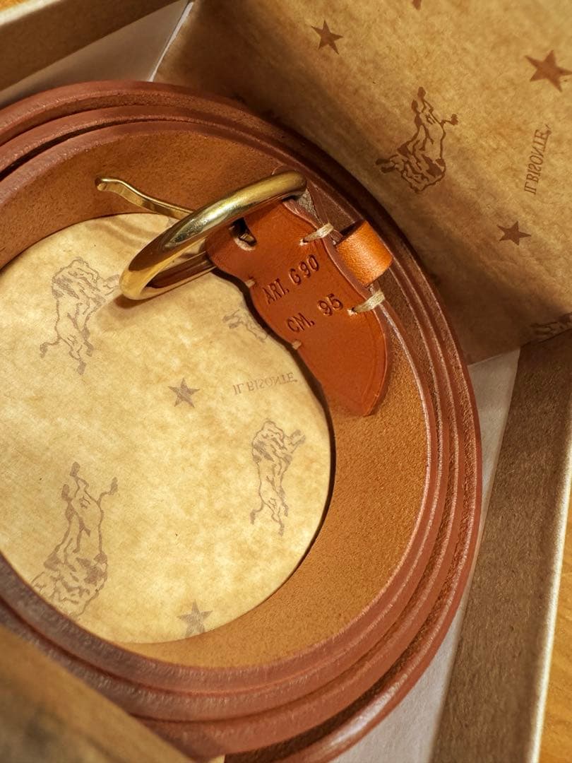 【18日までお値下げ中】IL BISONTE レザー ベルト