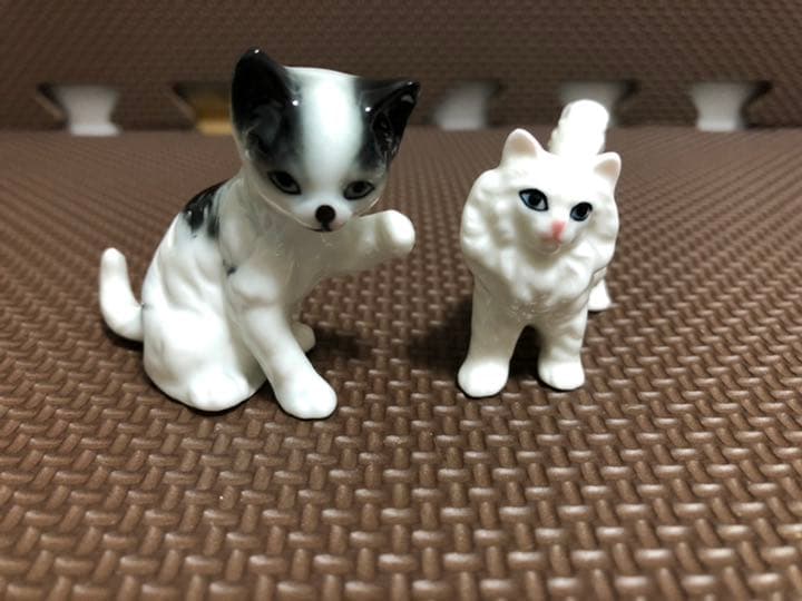 猫　陶器　置物　BONE CHINA JAPAN ボーンチャイナジャパン