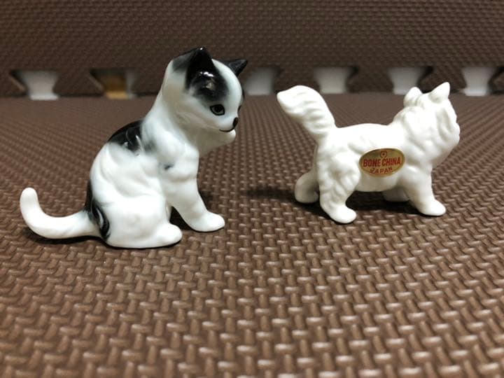 猫　陶器　置物　BONE CHINA JAPAN ボーンチャイナジャパン