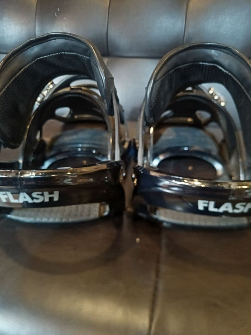 たたた　BURTON スノーボードビンディング ブラック