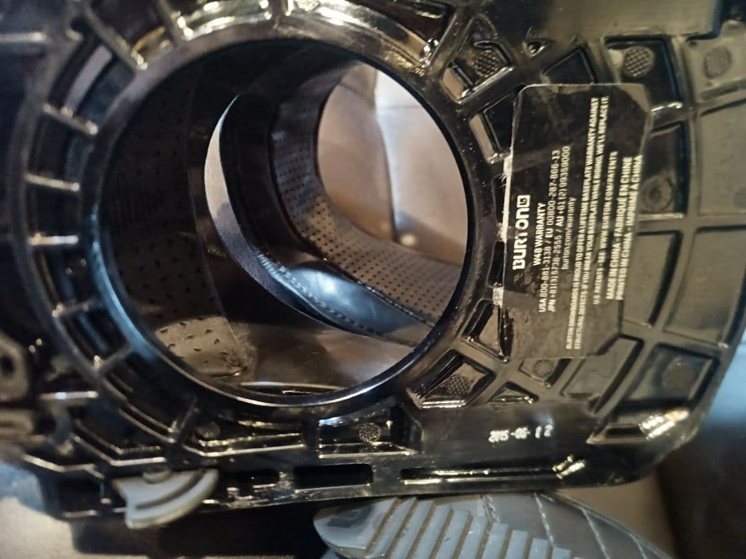 たたた　BURTON スノーボードビンディング ブラック