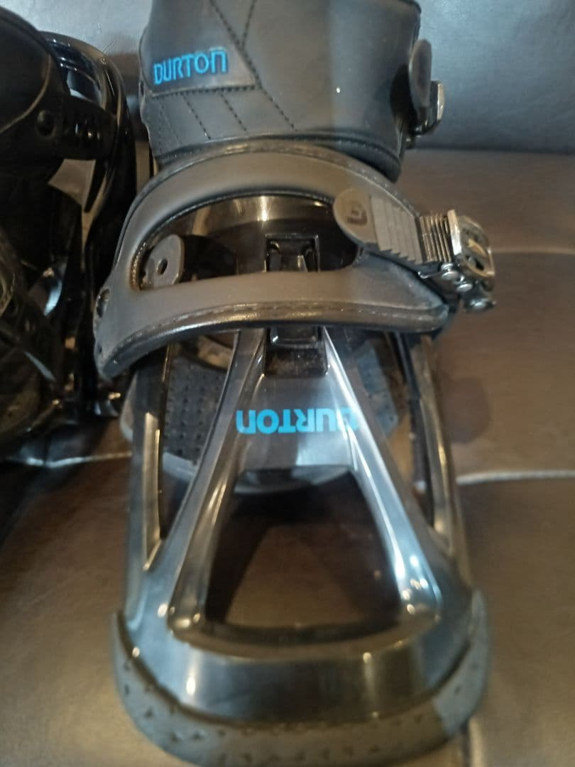 たたた　BURTON スノーボードビンディング ブラック