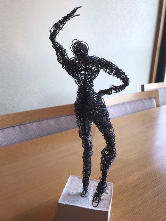 ワイヤーアート「ダンス」