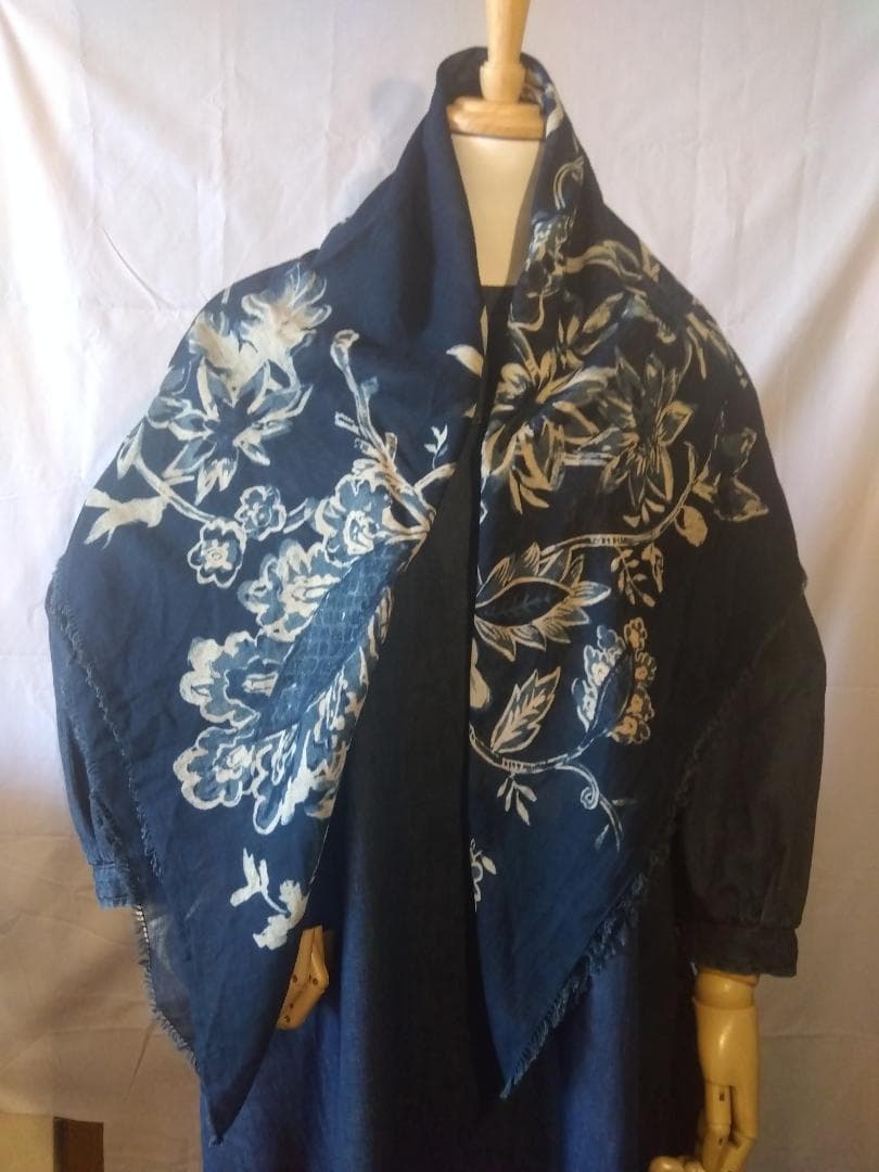 ズ*コ様 【新品】45R 花柄 ネイビー スカーフ　日本製 綿100％
