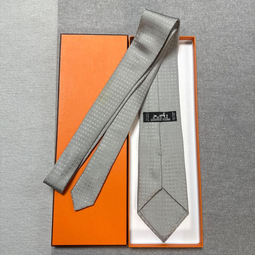 エルメス　ネクタイ　シルバー　H柄H織ファソネ