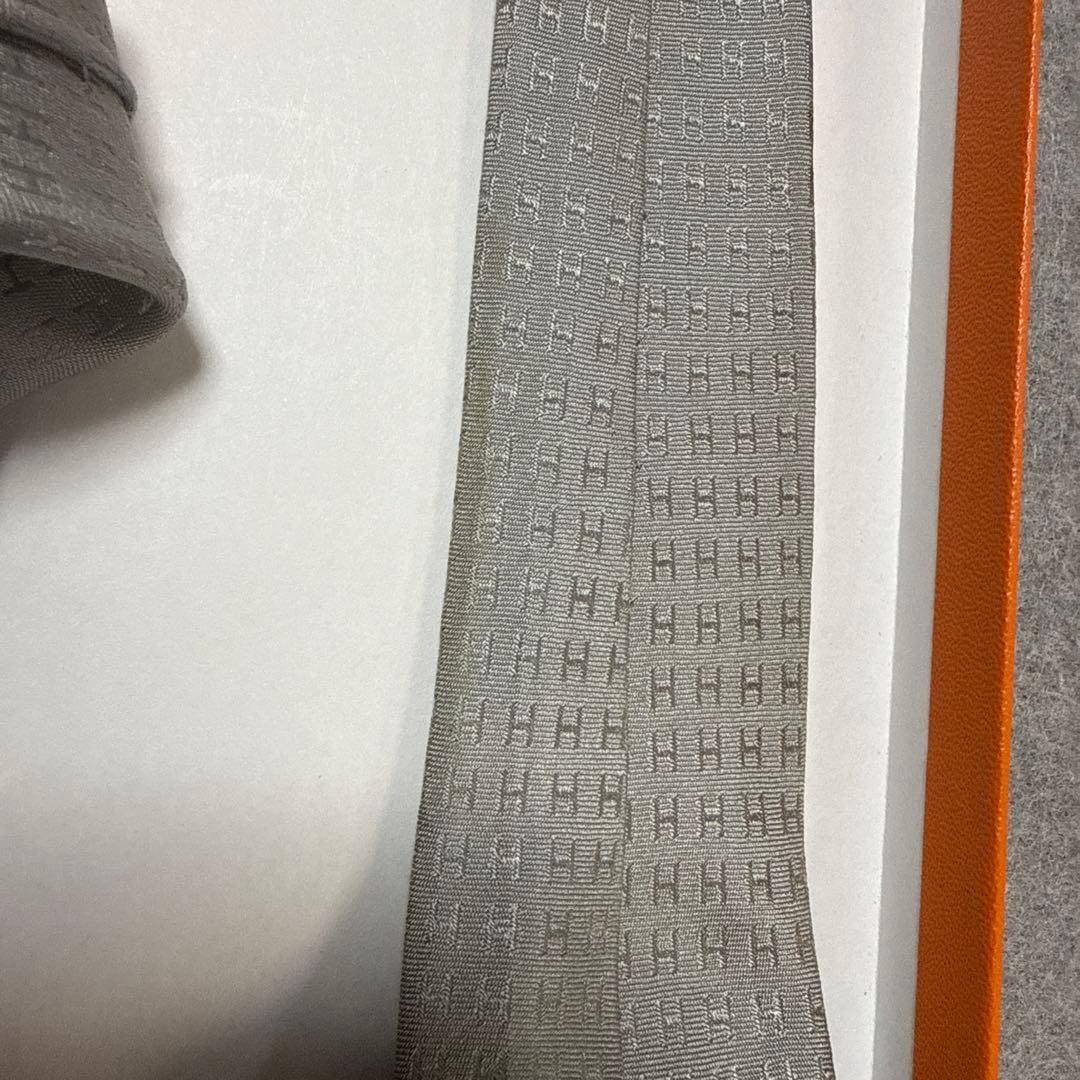 エルメス　ネクタイ　シルバー　H柄H織ファソネ