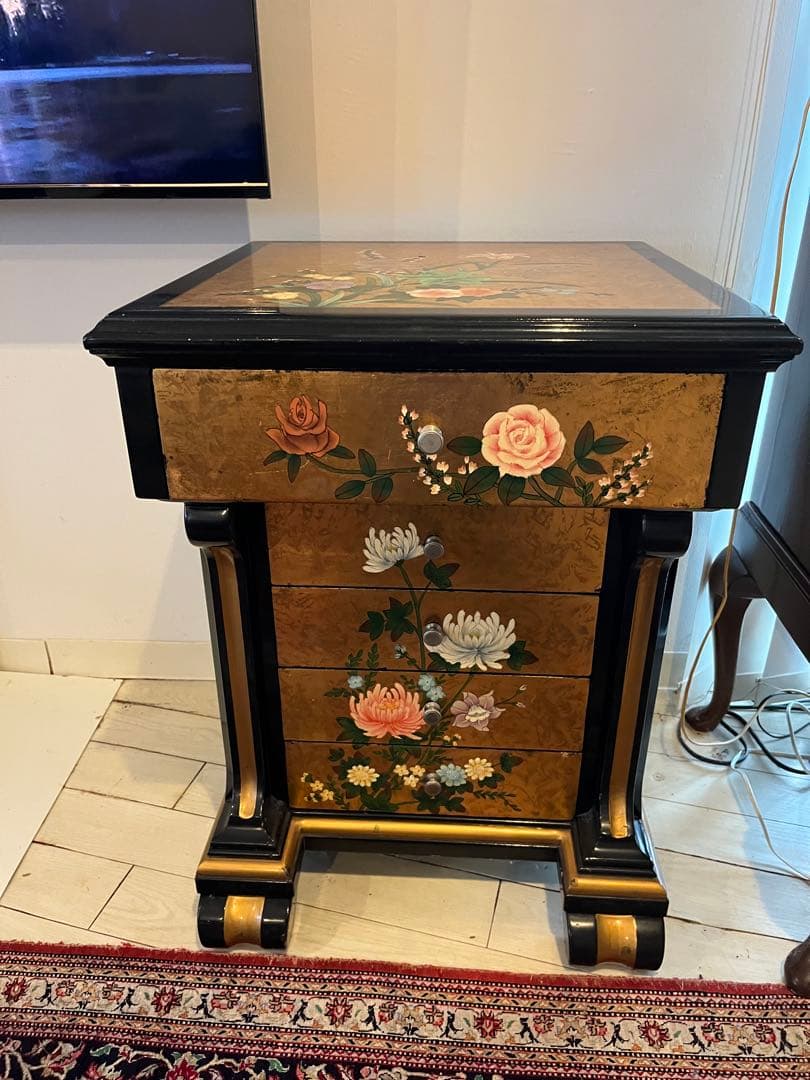 金箔花模様　和洋折衷　金彩家具