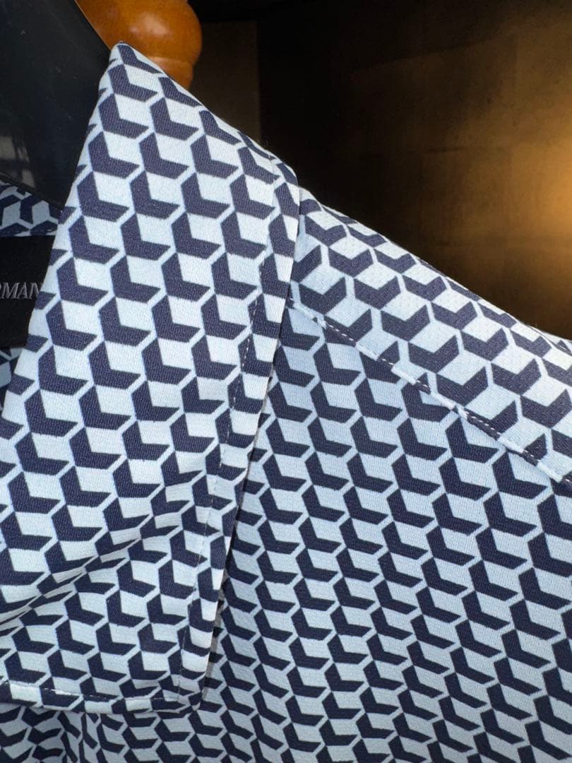 【エンポリオアルマーニ】新品タグ付き定価73,000円ストレッチドレスシャツL