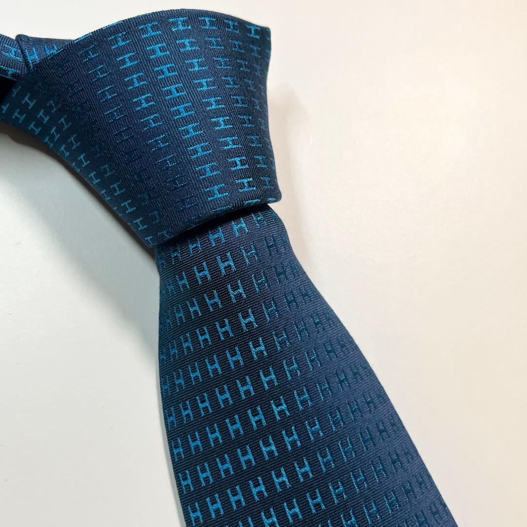 名作✨極美品✨HERMES エルメス　ネクタイ　高級シルク　ファソネ H柄