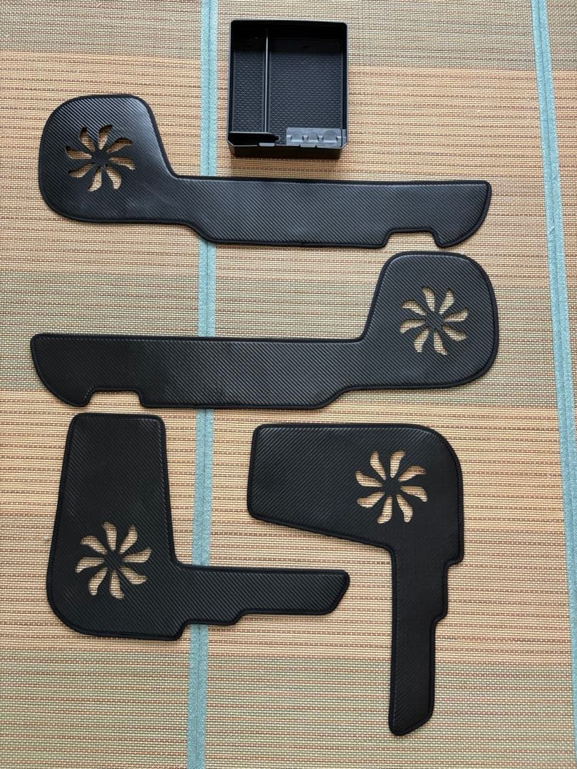 プラド150 純正ラゲッジマット&プロテクターセット（約1万円相当のおまけ付き）