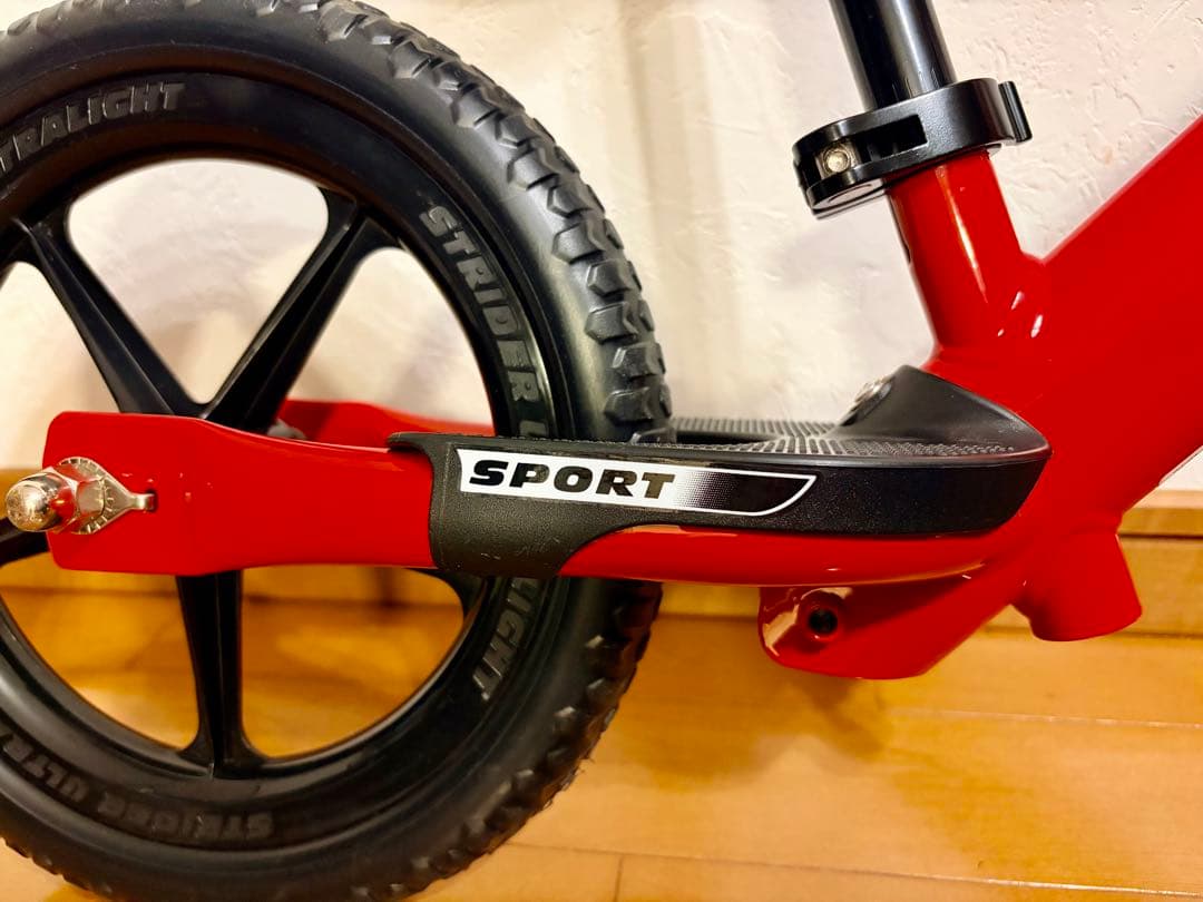 【極美品】STRIDER ストライダー SPORTS MODEL 12インチ 赤