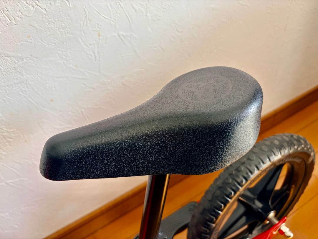 【極美品】STRIDER ストライダー SPORTS MODEL 12インチ 赤