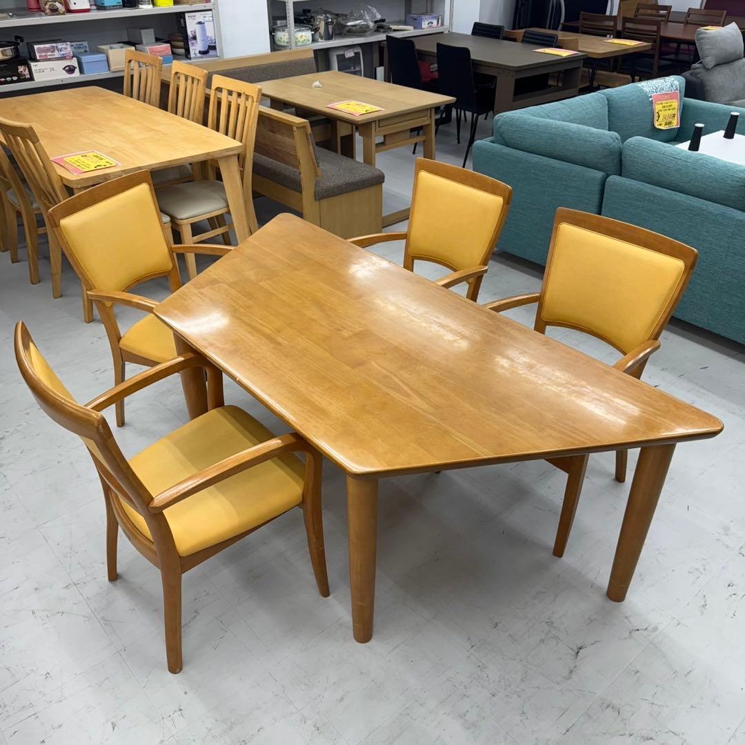 【お買い得‼️】高級♪ カリモク 4人掛けダイニングテーブルセット 合成皮革張り