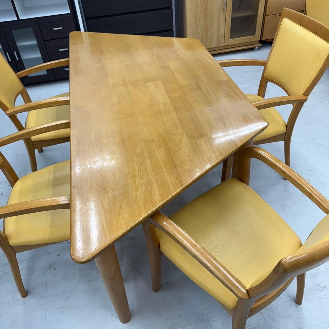 【お買い得‼️】高級♪ カリモク 4人掛けダイニングテーブルセット 合成皮革張り