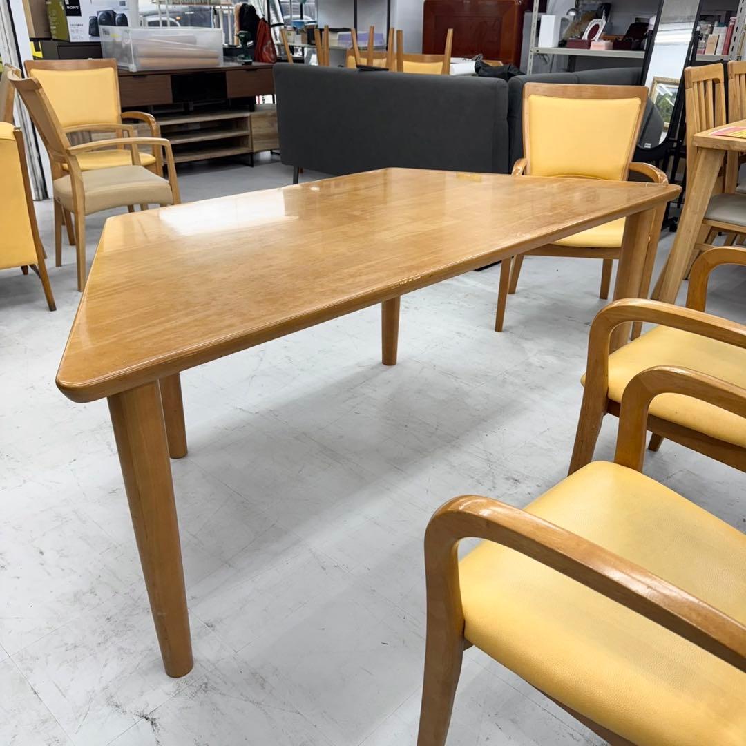 【お買い得‼️】高級♪ カリモク 4人掛けダイニングテーブルセット 合成皮革張り