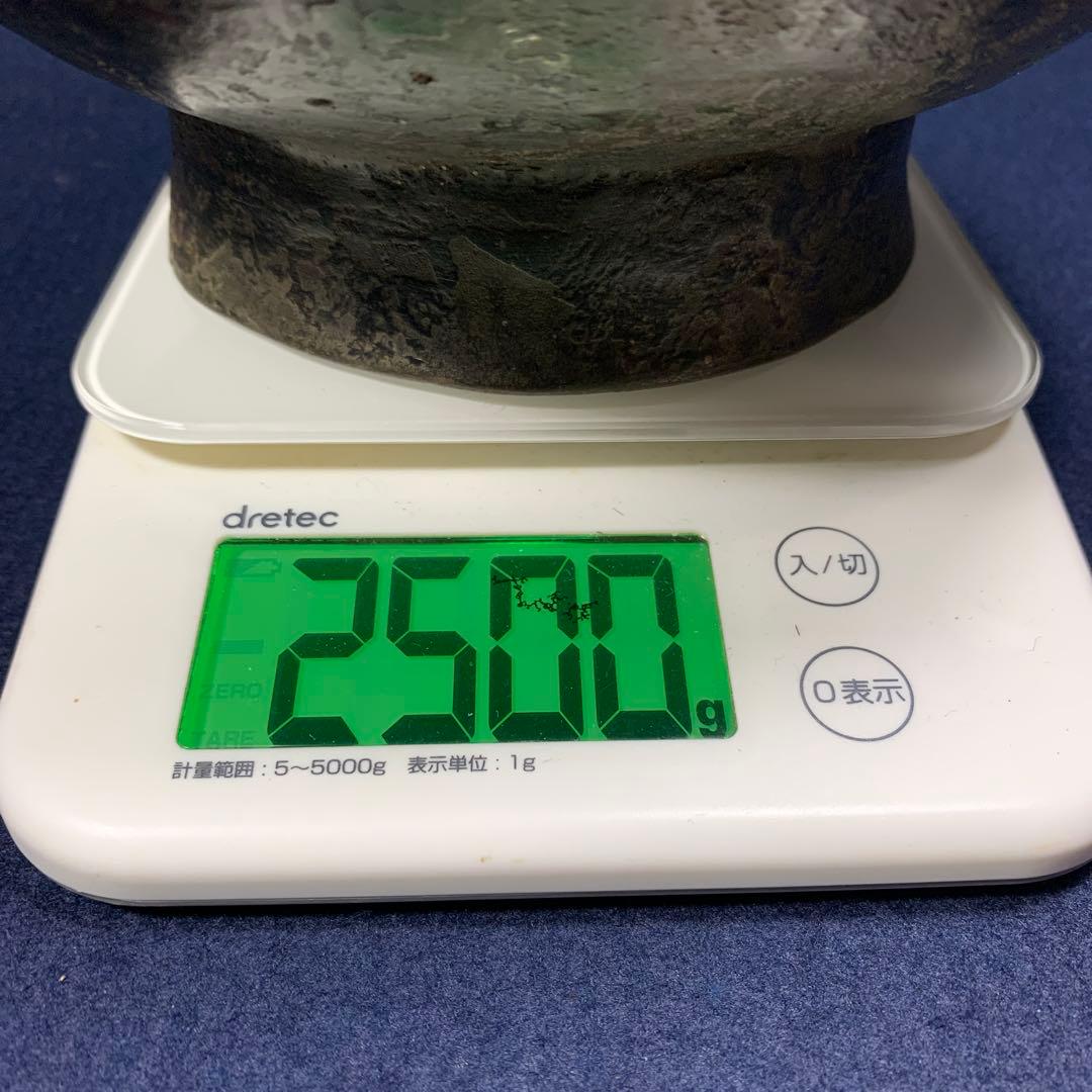 中国　青銅器　石が装飾された壺