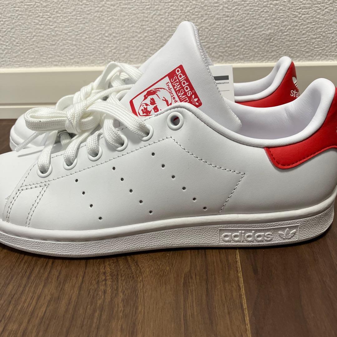 新品　アディダス　スタンスミス 23センチ