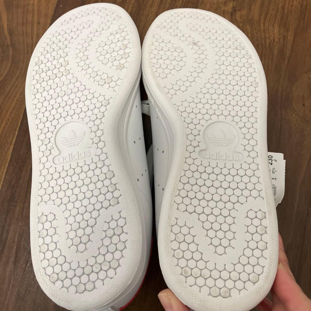 新品　アディダス　スタンスミス 23センチ